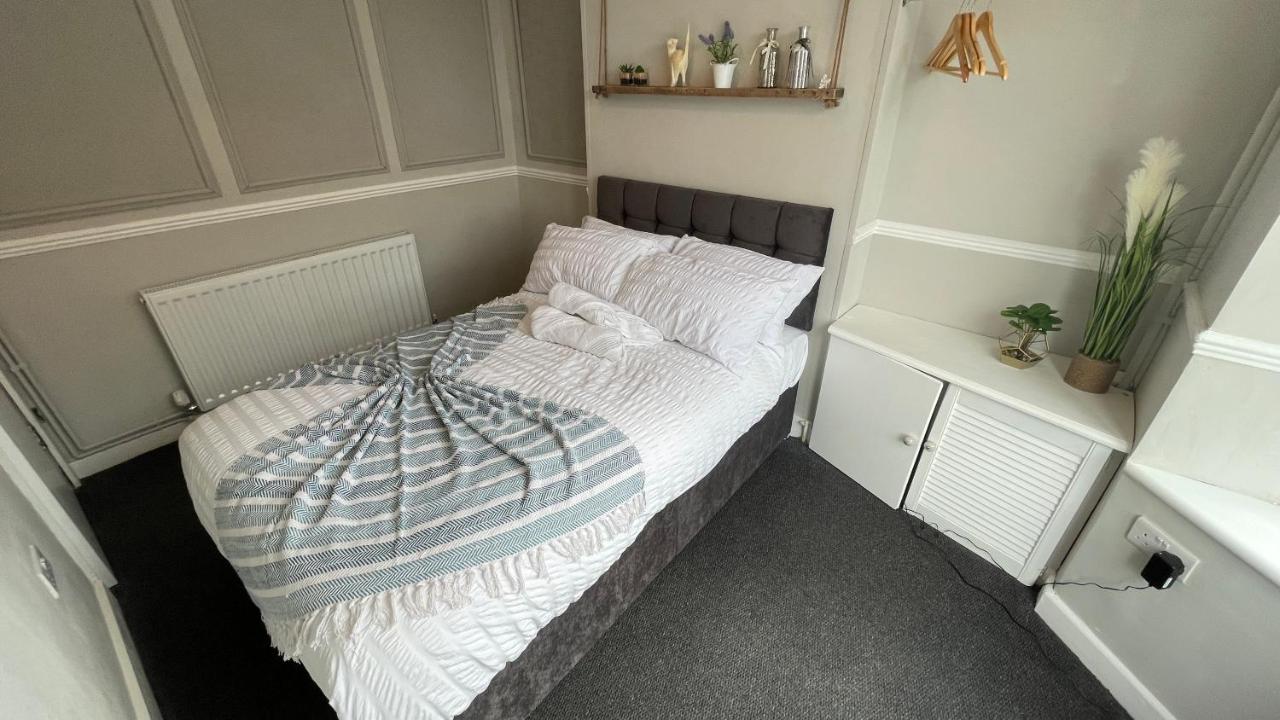 Spacious 6 Bed Home Near City & Albion Stadium Perfect For Contractors! Birmingham Luaran gambar