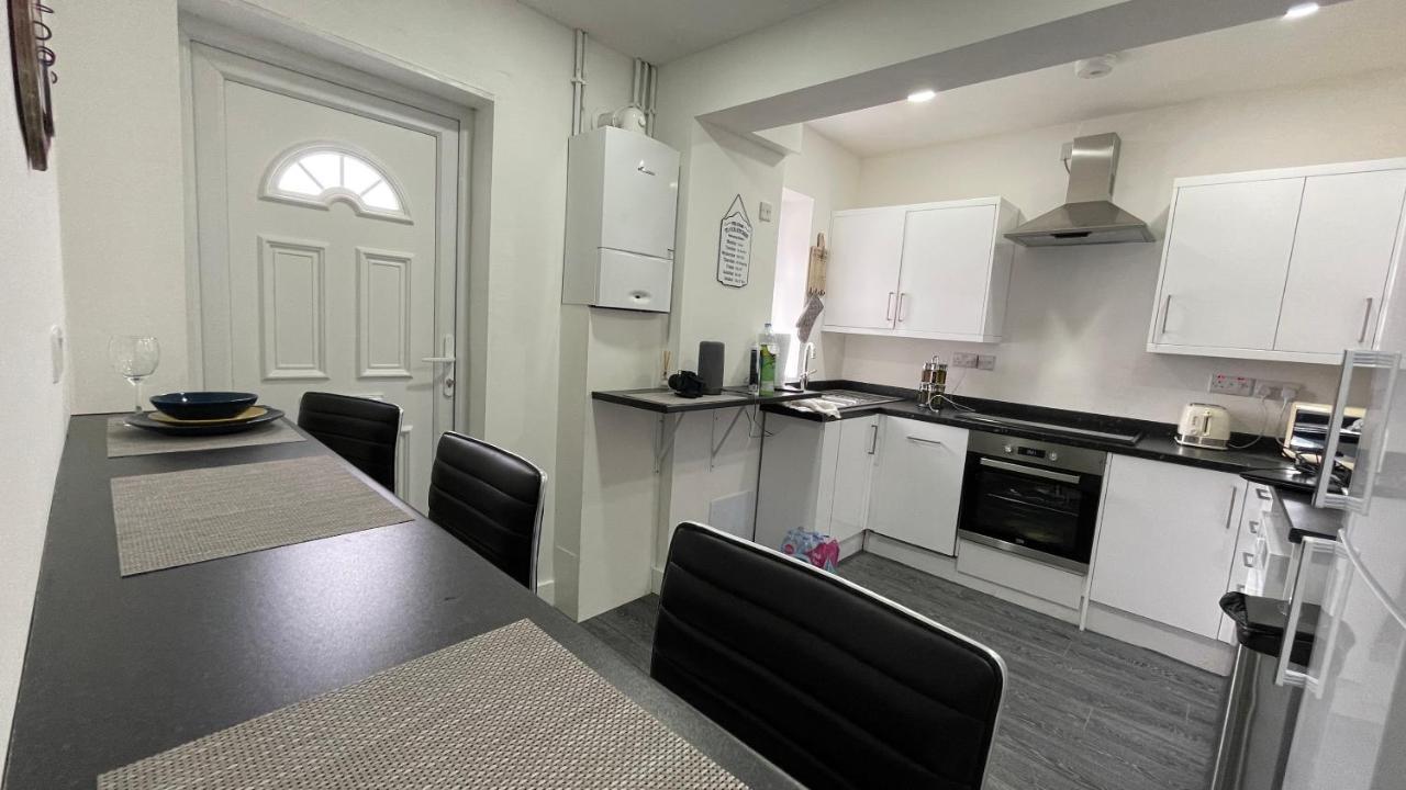 Spacious 6 Bed Home Near City & Albion Stadium Perfect For Contractors! Birmingham Luaran gambar