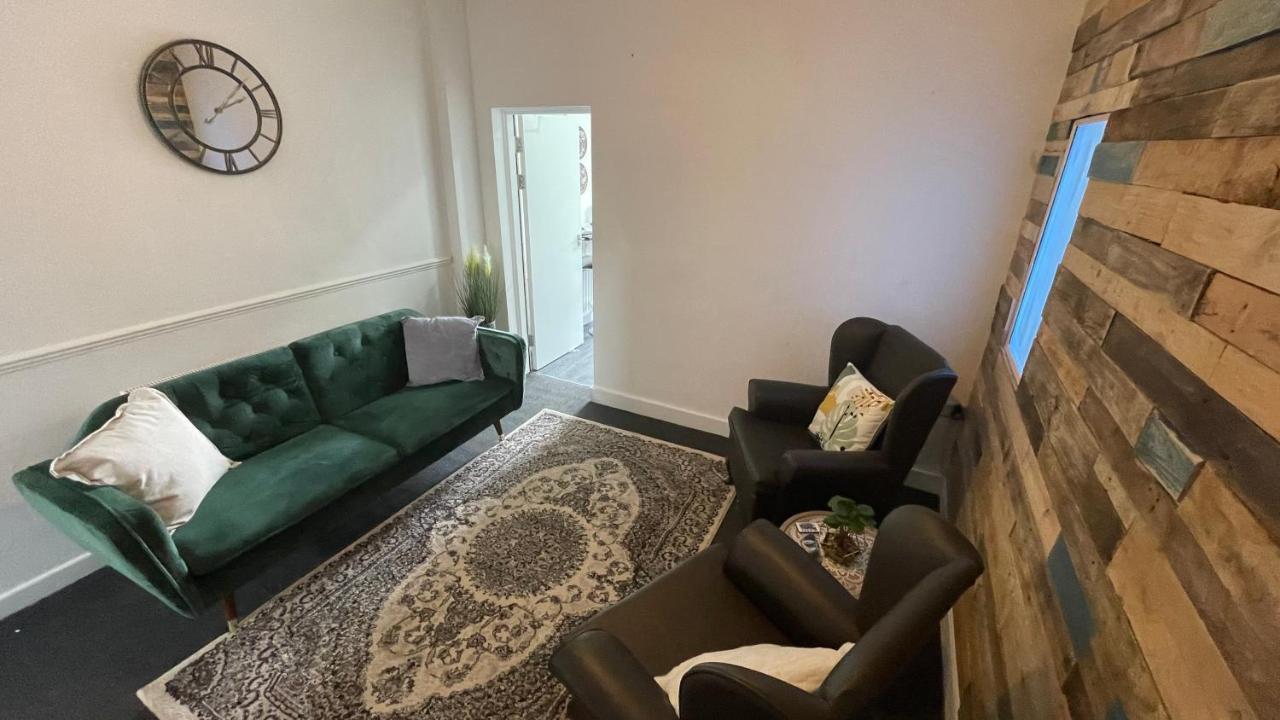 Spacious 6 Bed Home Near City & Albion Stadium Perfect For Contractors! Birmingham Luaran gambar