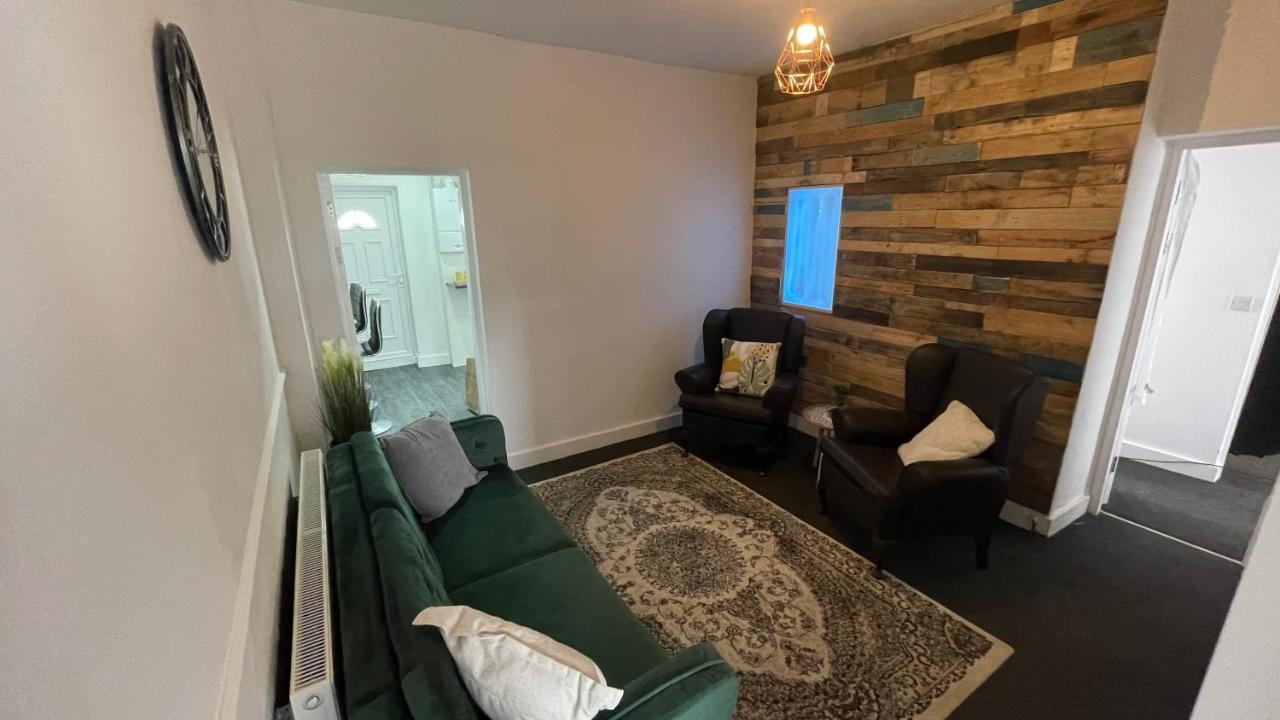 Spacious 6 Bed Home Near City & Albion Stadium Perfect For Contractors! Birmingham Luaran gambar