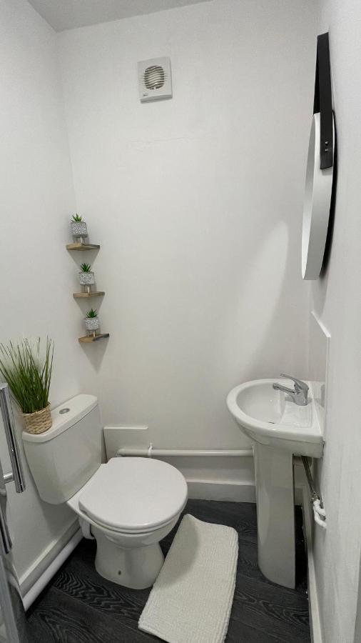 Spacious 6 Bed Home Near City & Albion Stadium Perfect For Contractors! Birmingham Luaran gambar